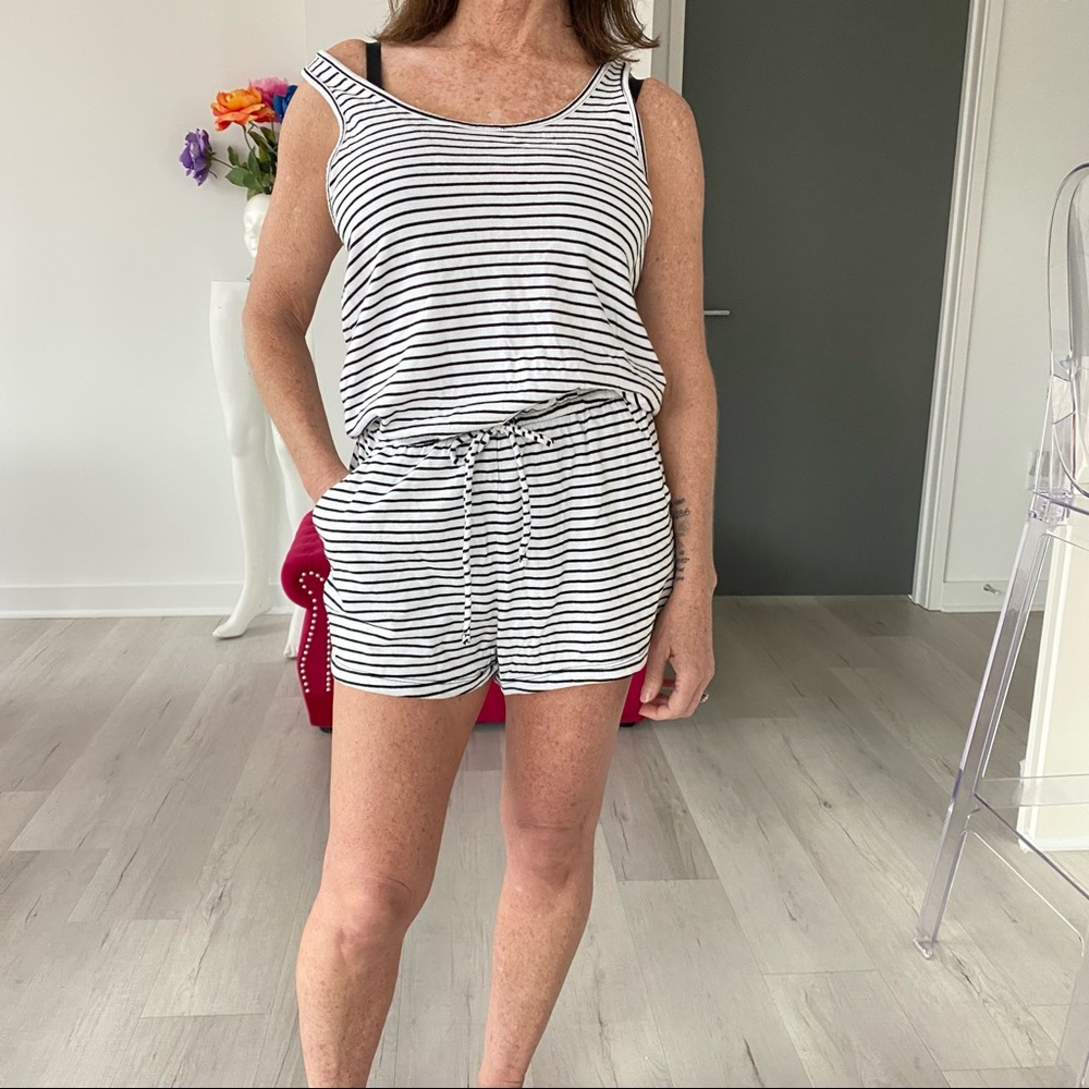❤️ Gap POCKETS Striped Sleeveless Drawstring Romper
